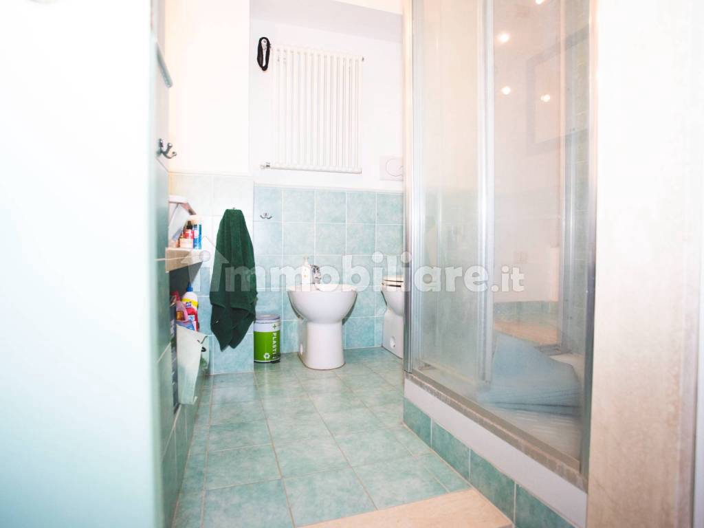 BAGNO IN CAMERA 4