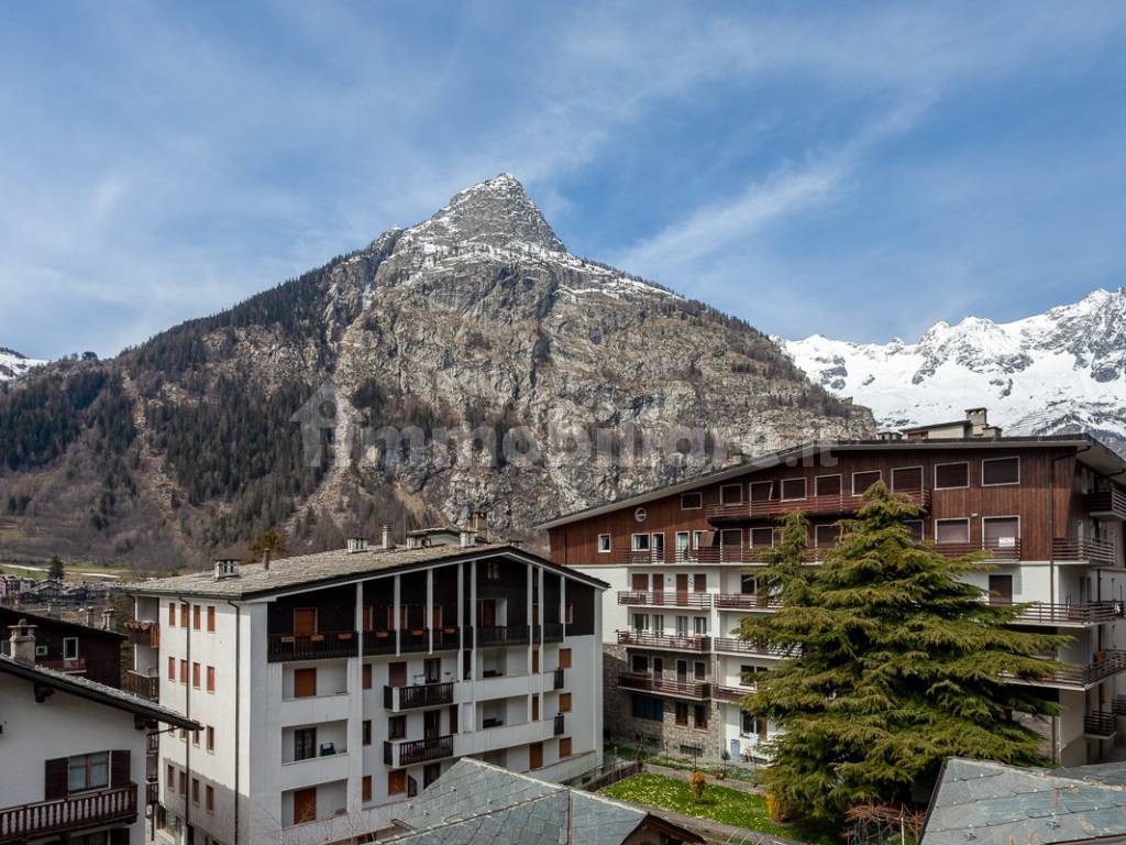 Courmayeur: Luminoso Appartamento Centrale