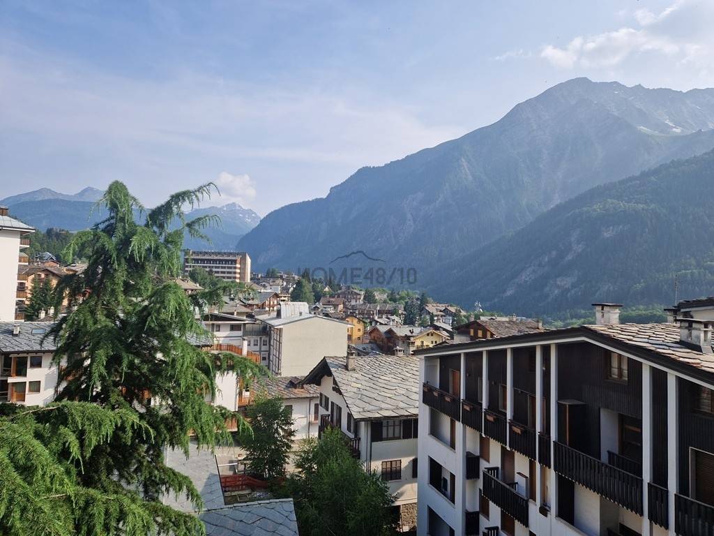 Courmayeur centro: prestioso appartamento