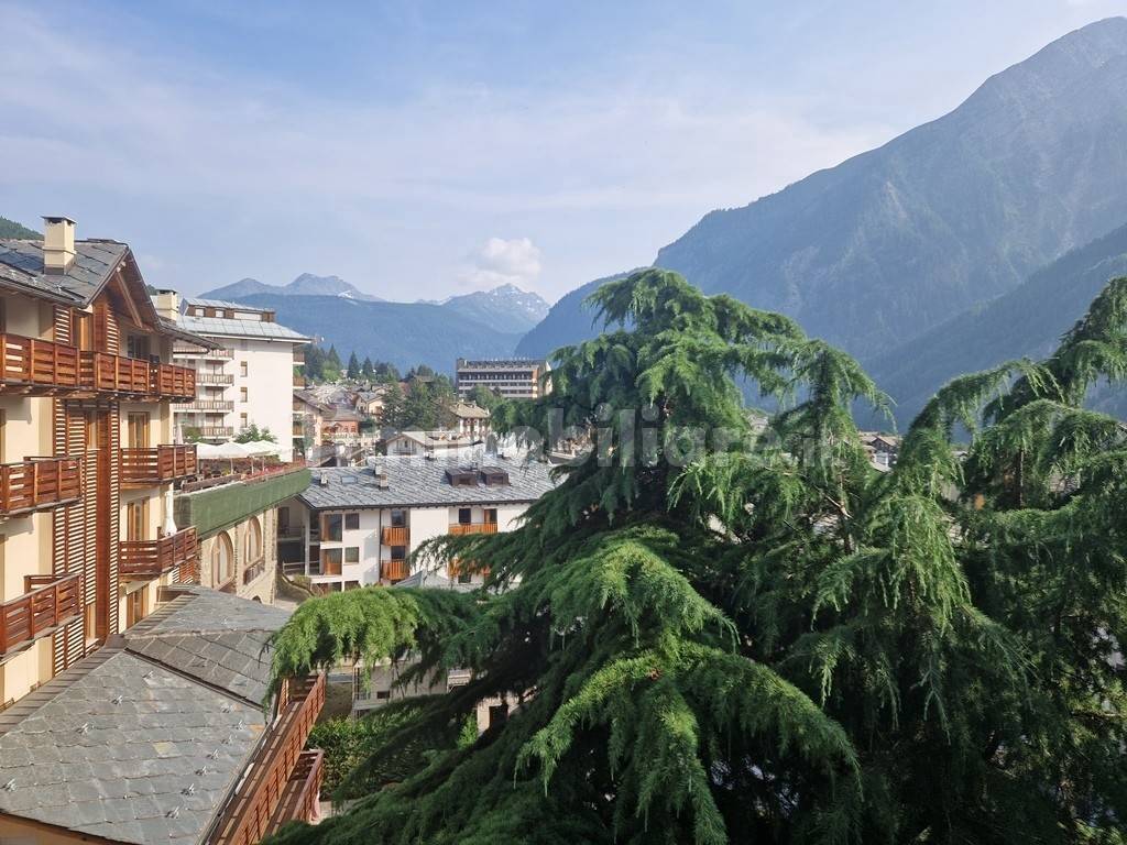 Courmayeur centro: prestioso appartamento