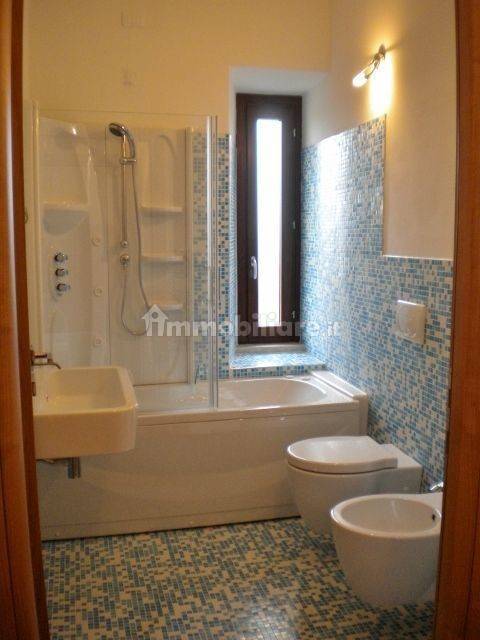 bagno con vasca-doccia (480x640).jpg