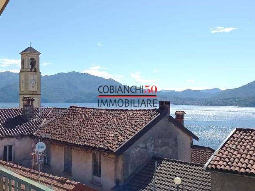 vista lago dal balcone superiore