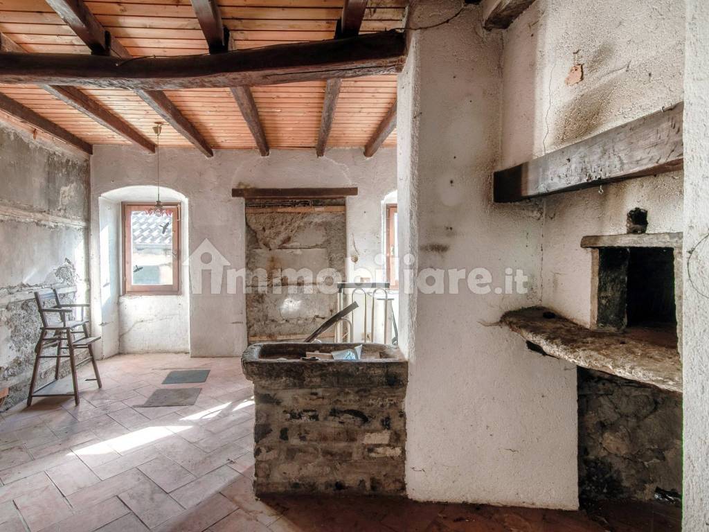 Casa di borgo con terrazzo vista lago a Laglio