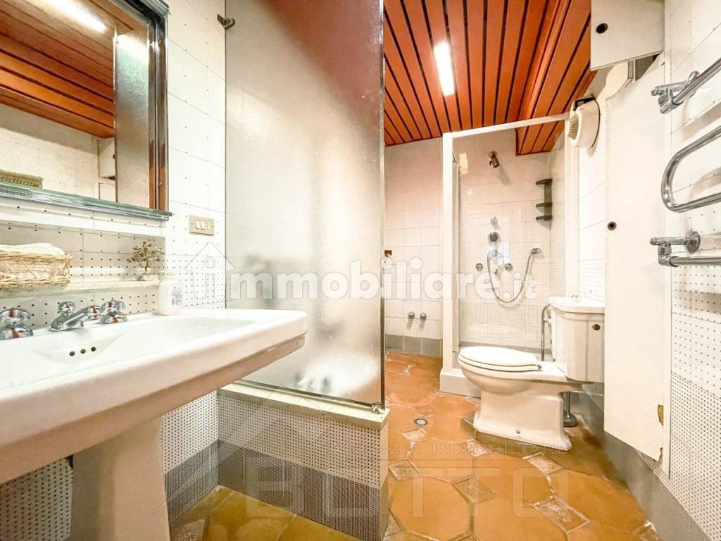 casa vendita invorio bagno