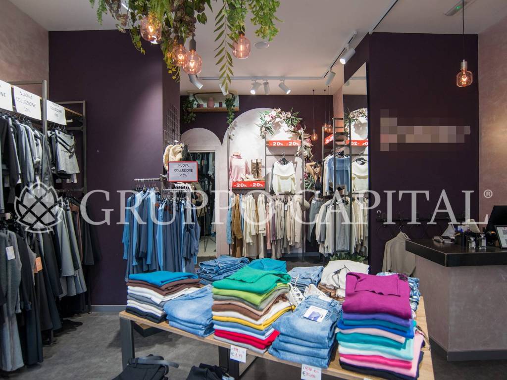Negozio di abbigliamento via Appia Nuova 189 Roma Rif. 109028645 Immobiliare