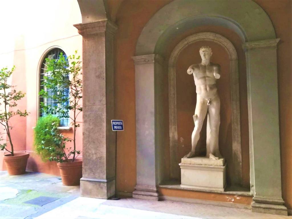 ingresso palazzo