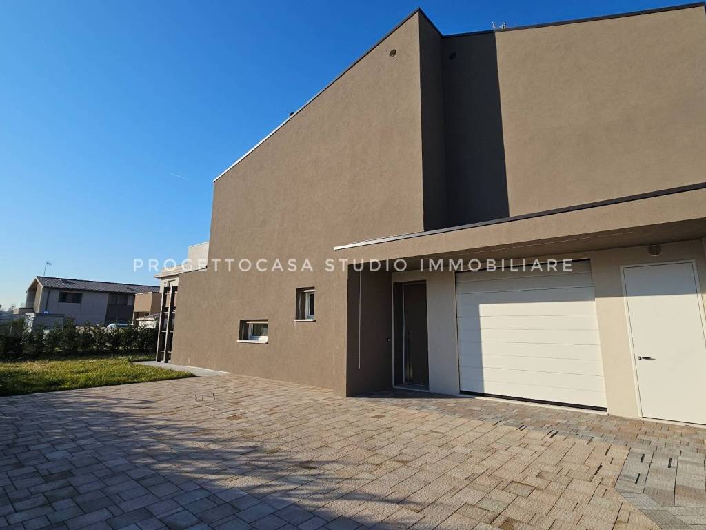 Vendita Villa bifamiliare in via A. De Pol 5 Noale. Nuova, posto auto, con  terrazza, riscaldamento autonomo, 183 m², rif. 108958531