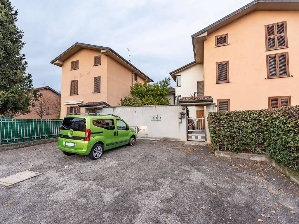 vendita-villa-caronno-pertusella-via-manzoni (1)