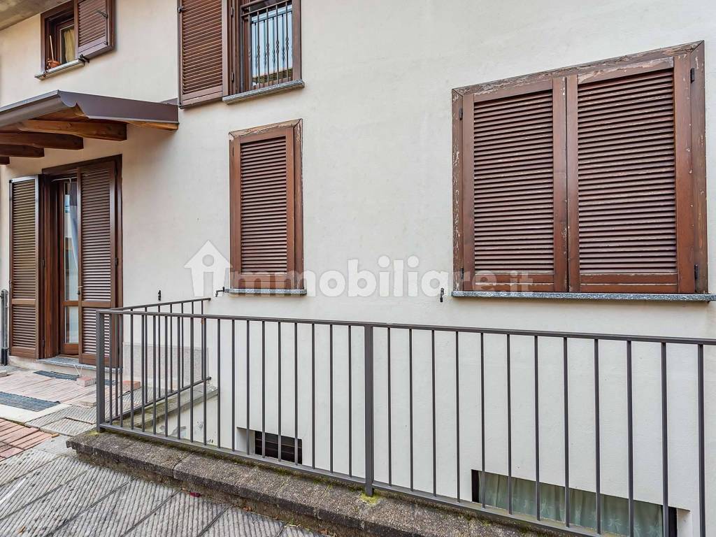 vendita-villa-caronno-pertusella-via-manzoni (5)