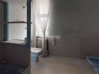 Via-Einaudi-Bathroom