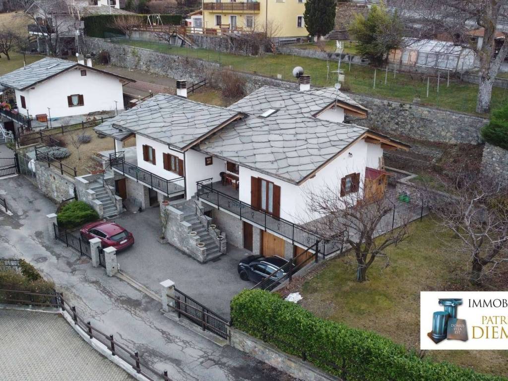 villa-bifamiliare-autonoma-area-verde-aosta