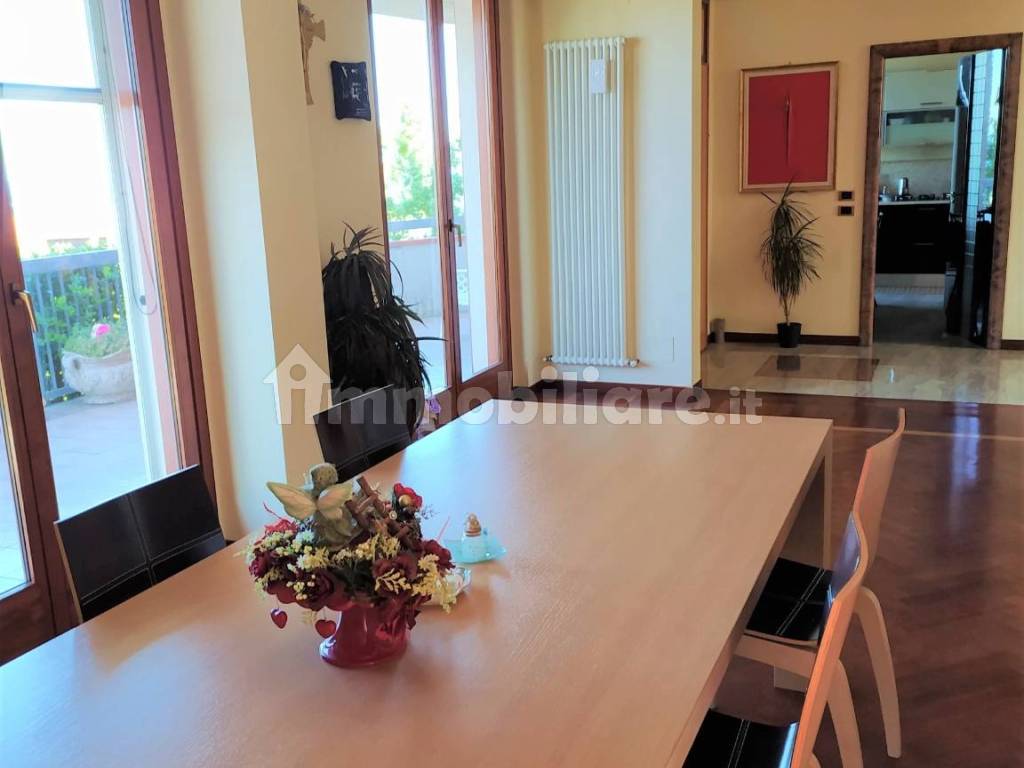 DILEOIMMOBILIARE VILLA VENDE SAN BENEDETTO DEL TRO