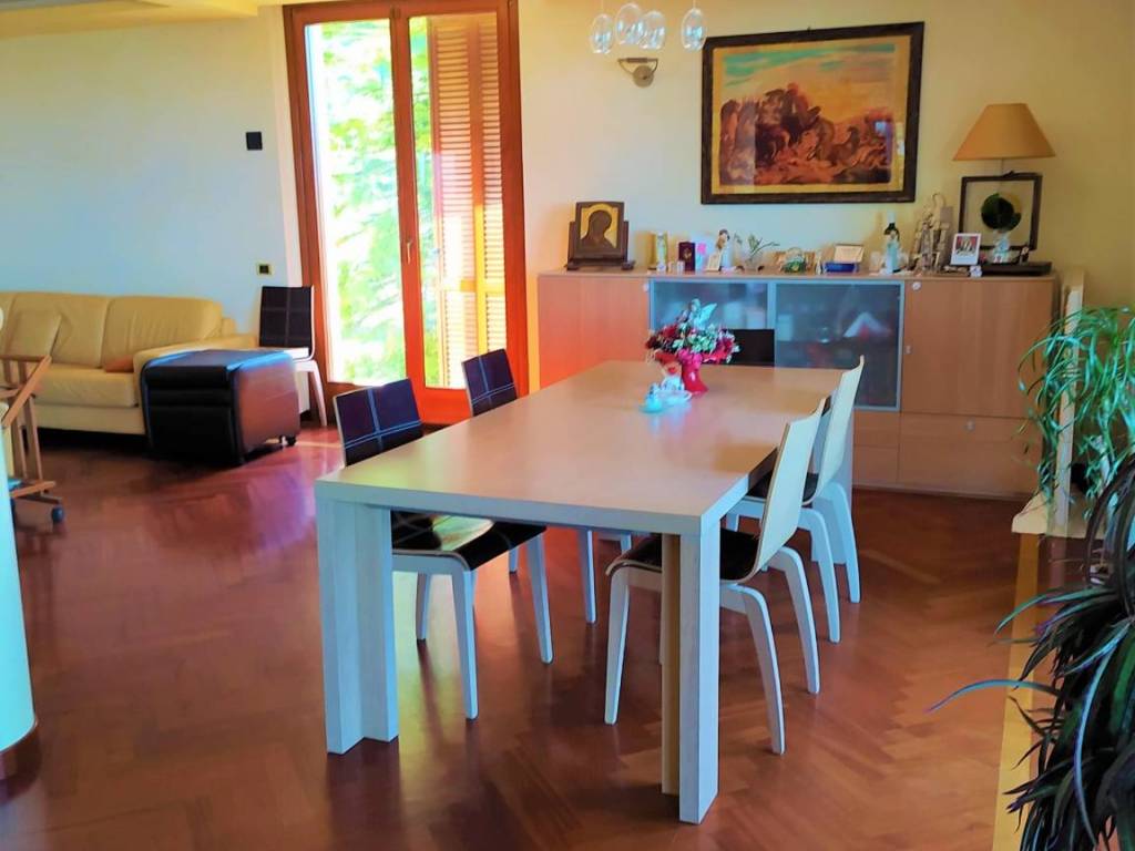 DILEOIMMOBILIARE VILLA VENDE SAN BENEDETTO DEL TRO