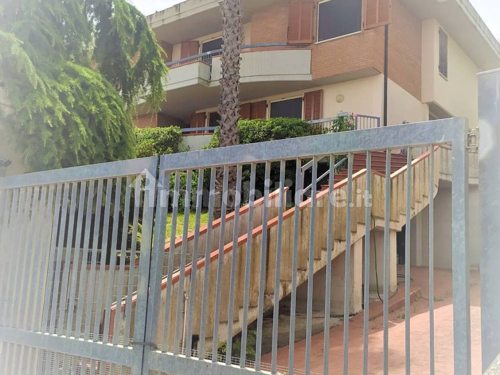 DILEOIMMOBILIARE VILLA VENDE SAN BENEDETTO DEL TRO