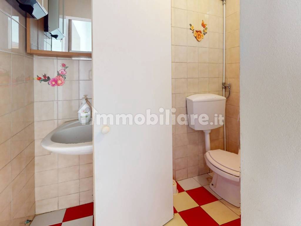 Negozio-A-San-Carlo-Bathroom