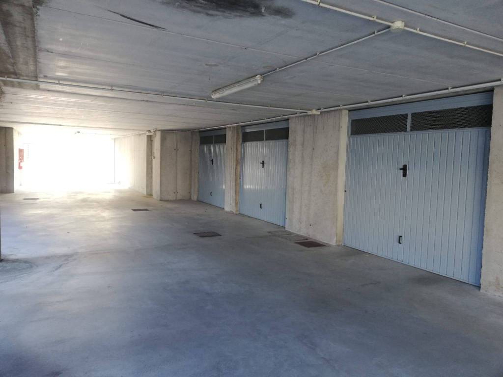 Garage - box vicolo pari 4, ostiano