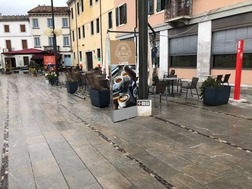 esterno in piazza