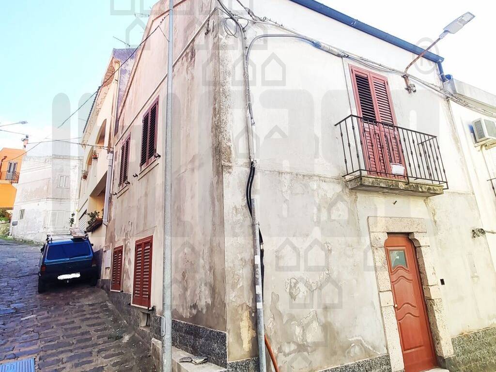 Vendita Villa Quadrilocale in Castanea via Piazzicella- Vico San Giovanni