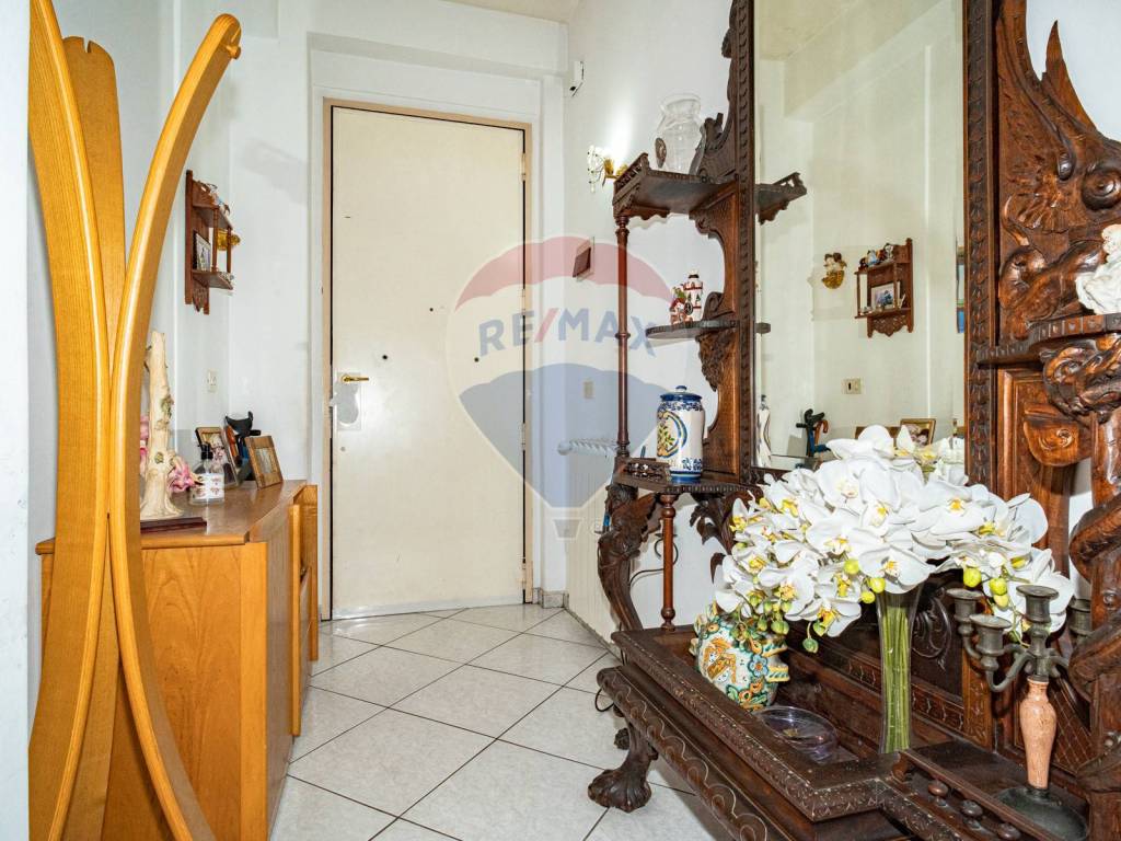 Vendita Appartamento in via Pola 43. Catania. Quinto piano, con