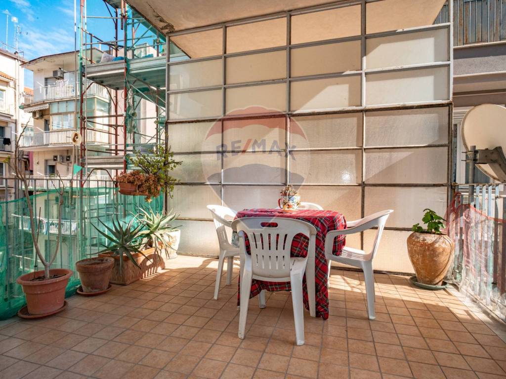 Vendita Appartamento in via Pola 43. Catania. Quinto piano, con terrazza,  riscaldamento autonomo, rif. 107412141