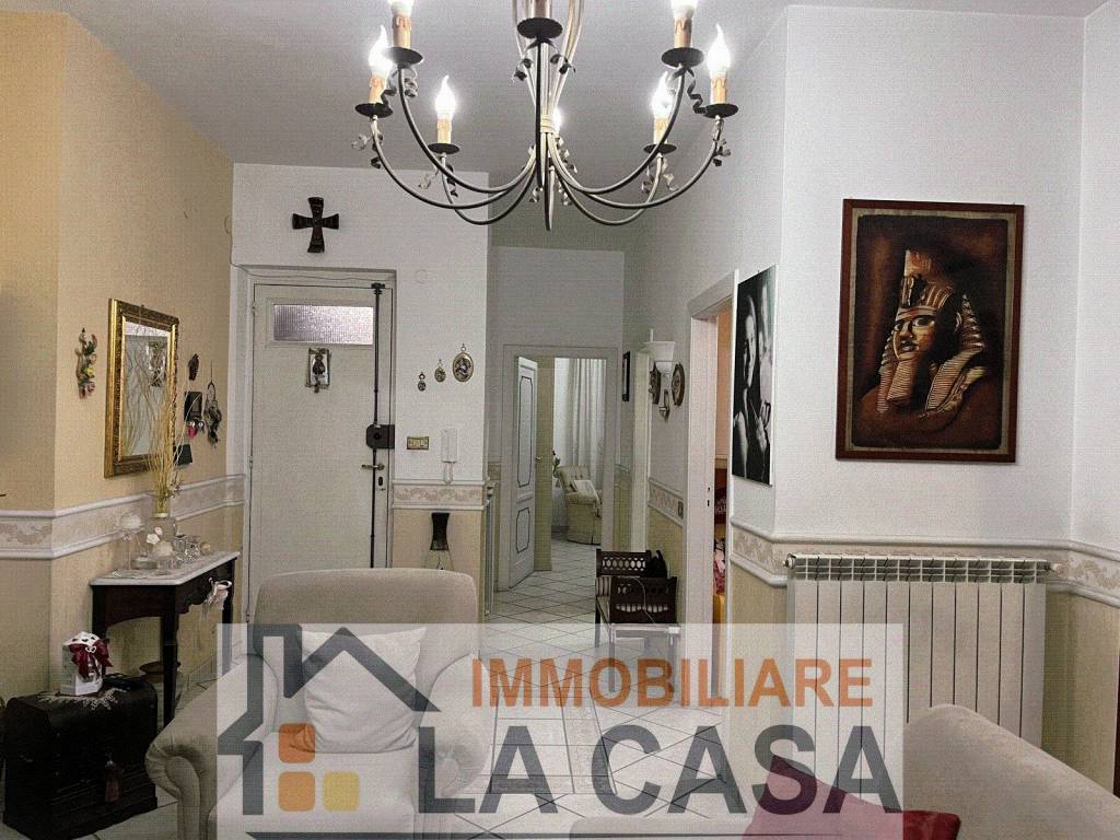 Vendita Appartamento Aversa. Trilocale in via Roma. Ottimo stato, terzo