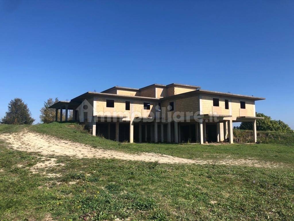 03 CASTIGNANO - BIFAMILIARE  AL GREZZO CON VISTA P