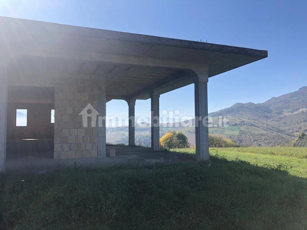 10 CASTIGNANO - BIFAMILIARE  AL GREZZO CON VISTA P