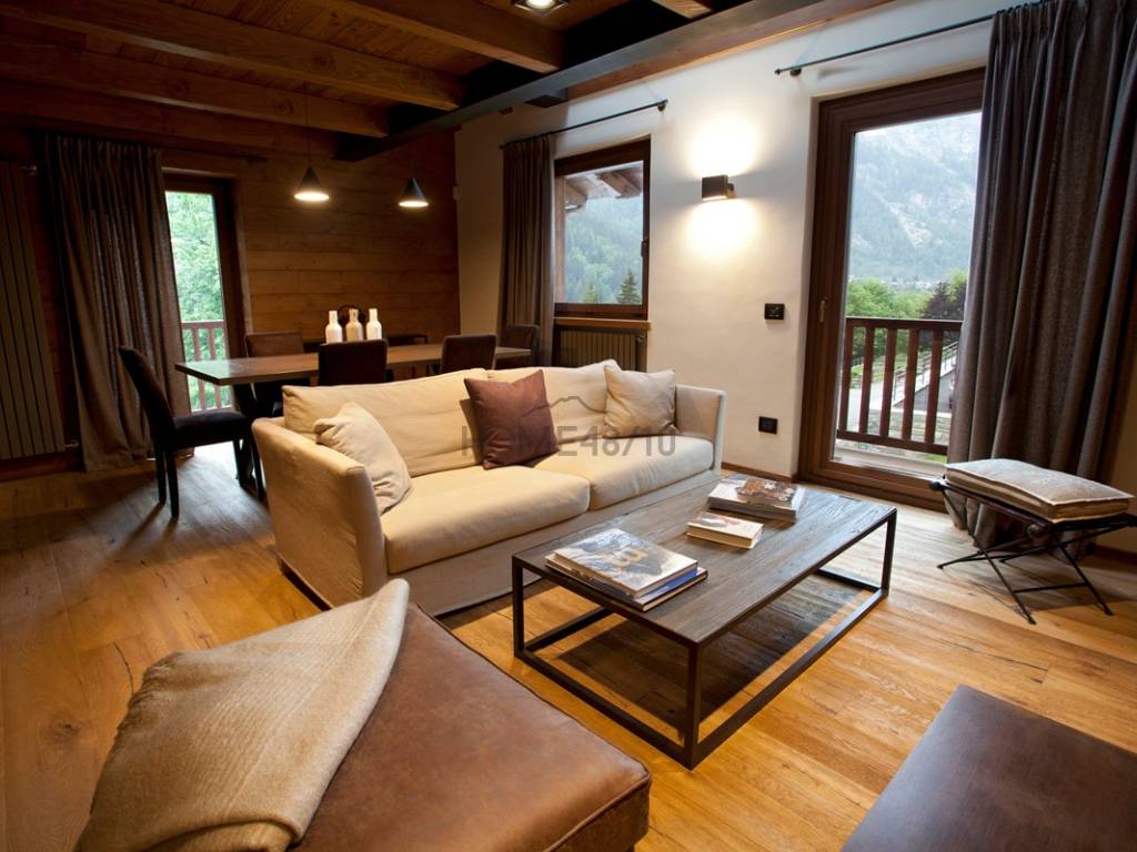 COURMAYEUR-VERRAND, PRESTIGIOSO CHALET