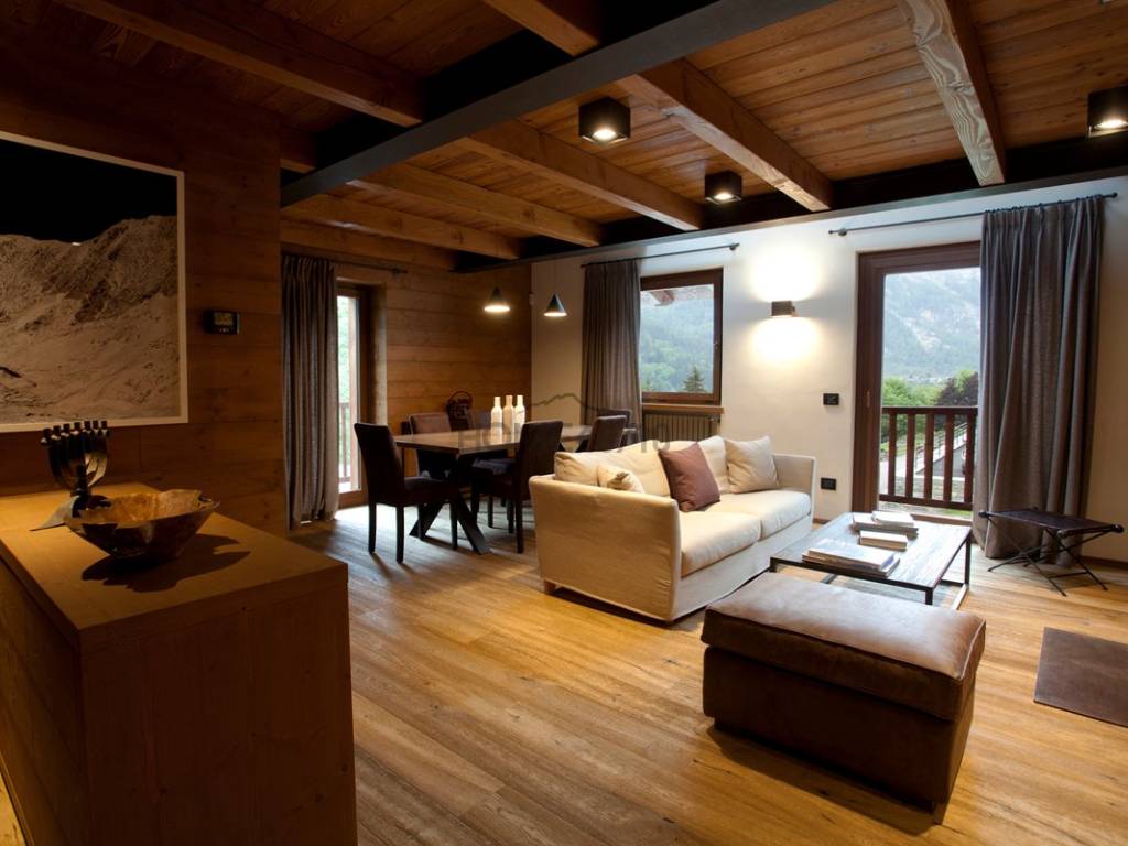 COURMAYEUR-VERRAND, PRESTIGIOSO CHALET