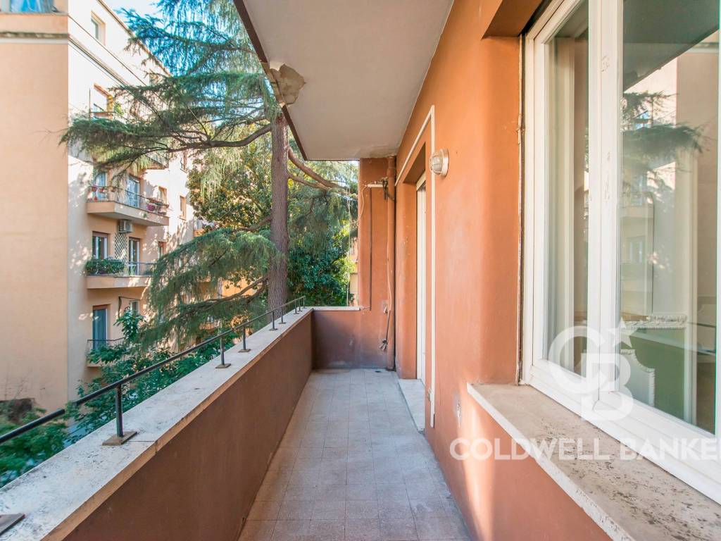 Affitto Appartamento in via Ruggero Fauro. Roma. Buono stato, terzo piano, con terrazza Affitto Appartamento in via Ruggero Fauro. Roma. Buono stato, terzo piano, con terrazza