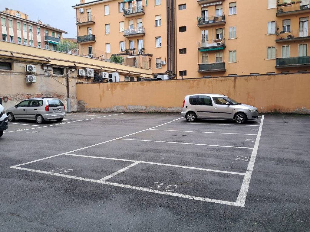 Posto auto - moto via marzabotto 20, saffi, bologna