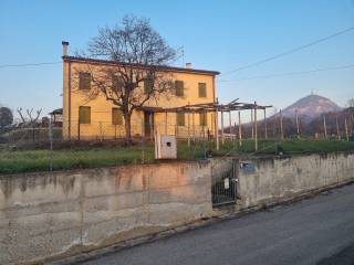 vendesi casa con scoperto a baone