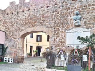 LOCALE NEL BORGO DI OSTIA ANTICA