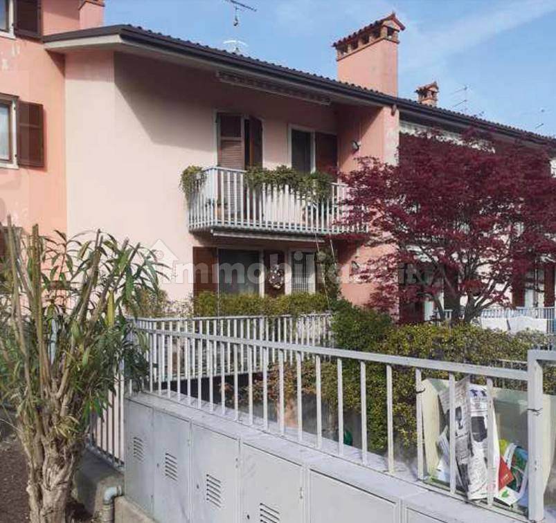 Vendita Villa a schiera in via Gian Matteo Giberti 10 Bardolino. Buono