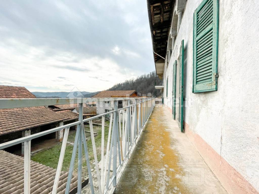 rustico vendita pogno balcone