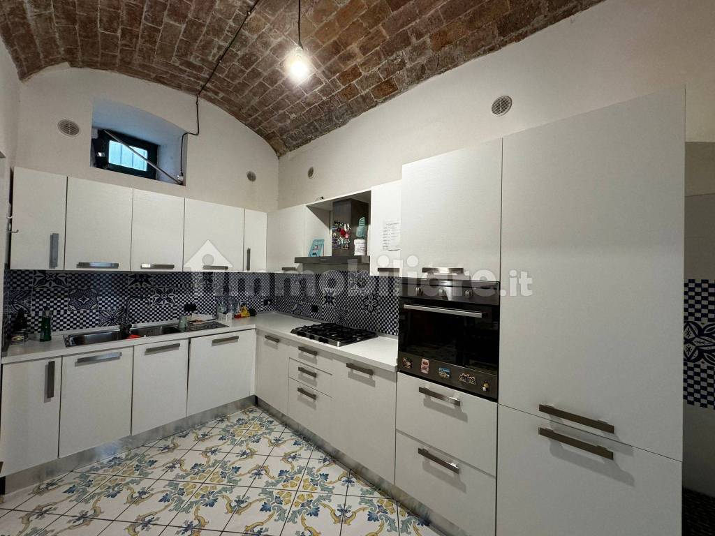 Vendita Appartamento in via dei Principati 57. Salerno. Buono stato