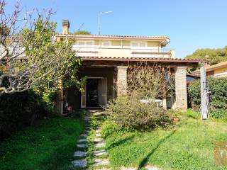 Foto - Vendita villetta con giardino, Cerveteri, Litorale Romano Nord