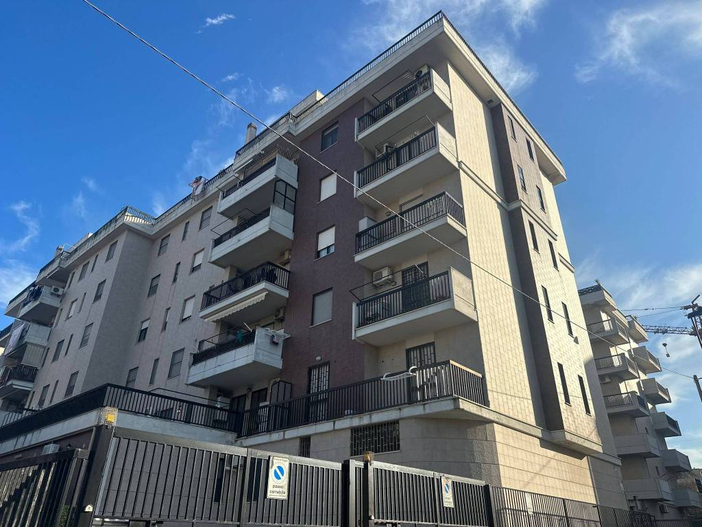 Locale commerciale via lucera 94l, candelaro - via lucera, foggia