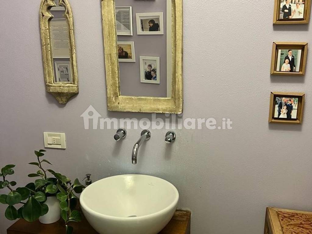 foto bagno servizio.jpg