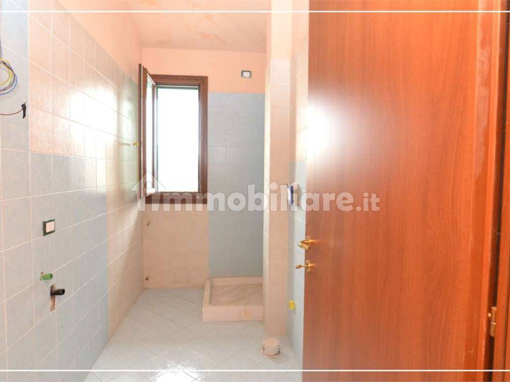 Bagno completo e finestrato