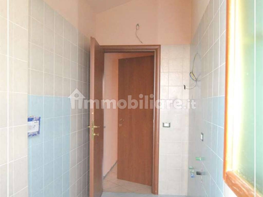 Bagno completo e finestrato