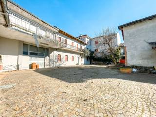 casa vendita suno courtyard2