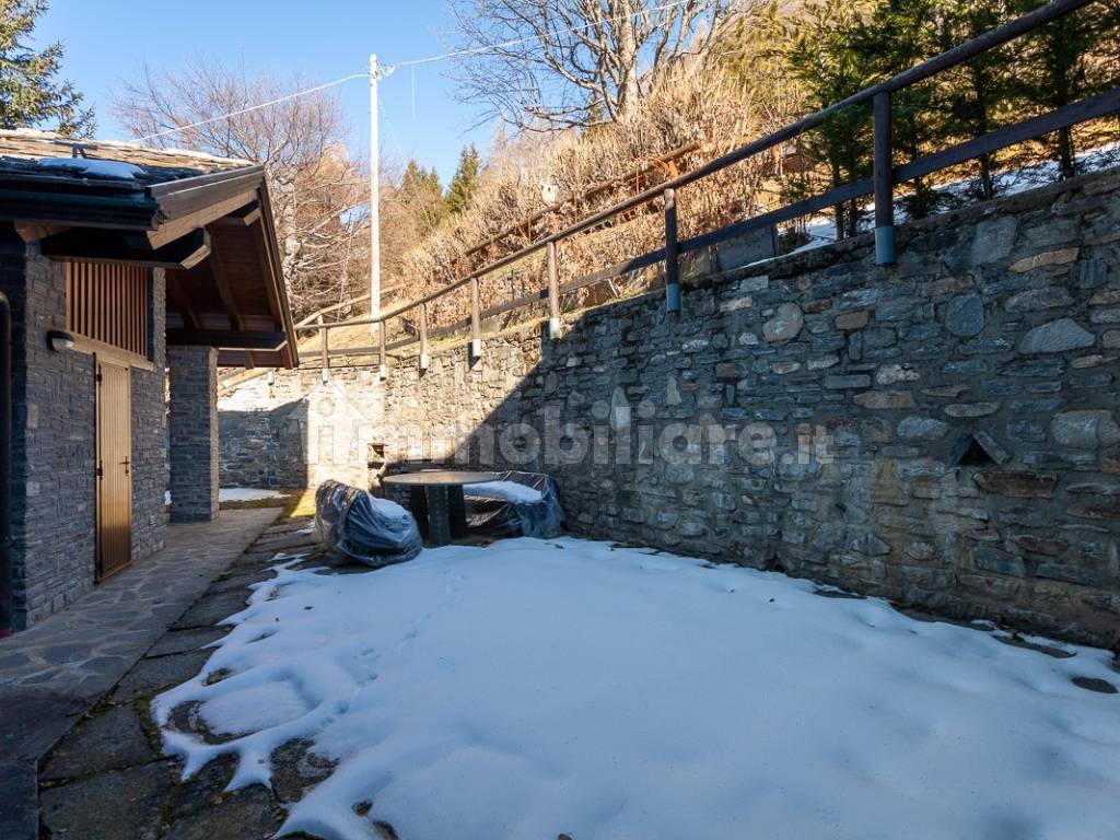 Verrand Porzione di chalet con giardino 