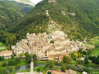 scheggino-antico-borgo-torre-del-nera-spa-wellness-hotel-1920x1280