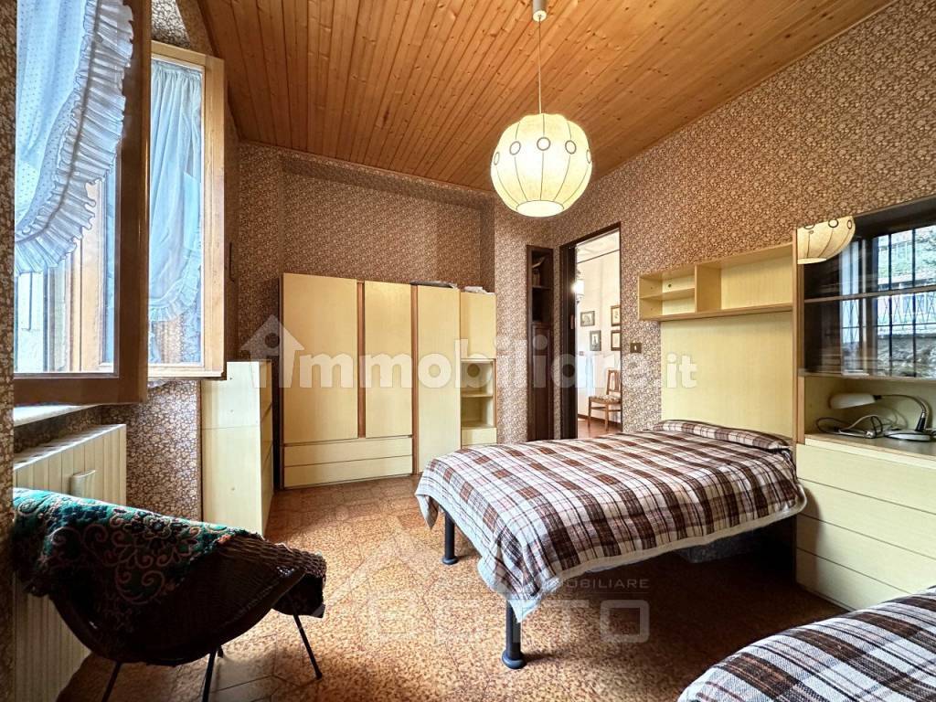 casa vendita borgosesia camera2