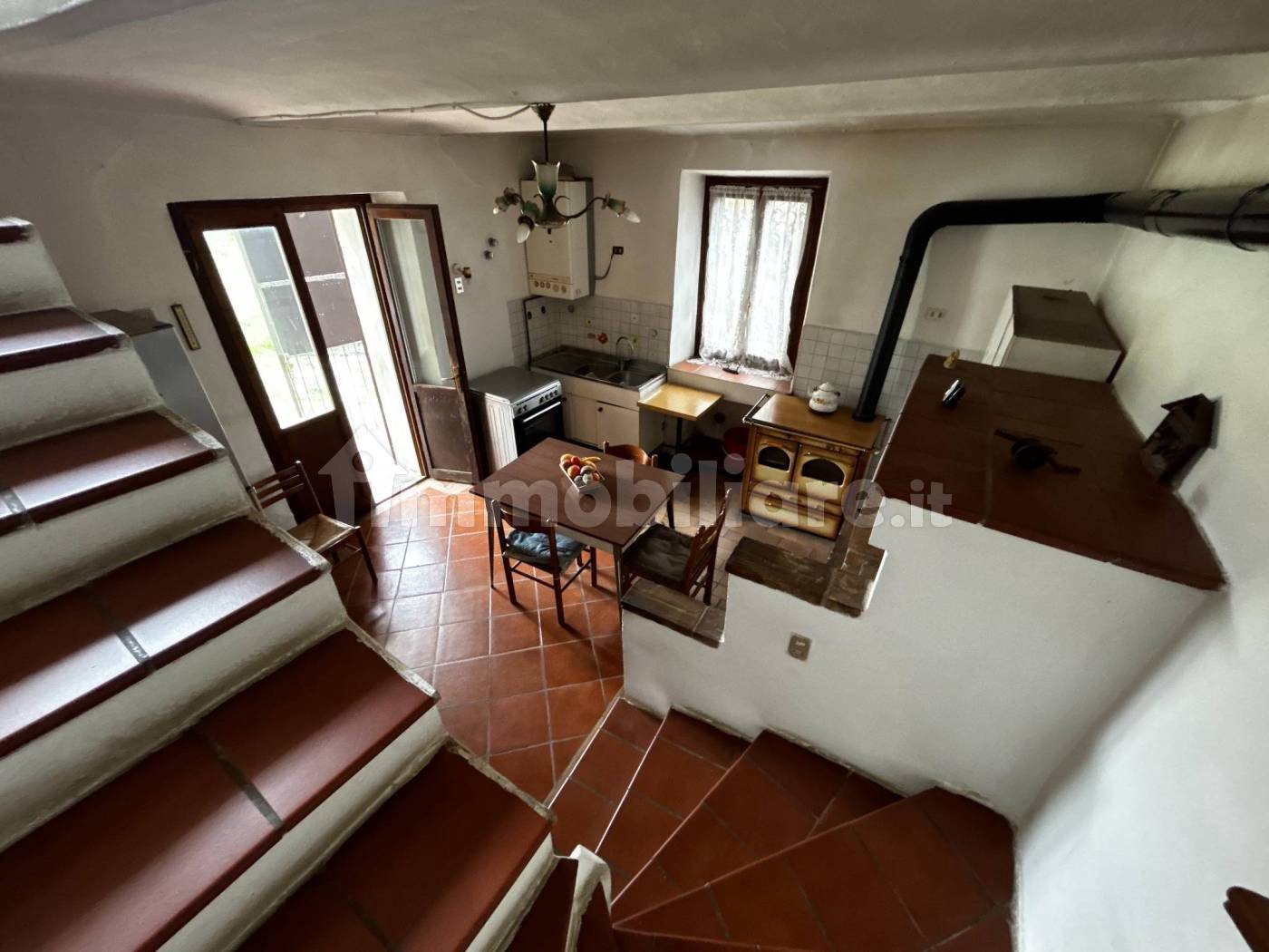 Sale Country house in via Sissarda 10 Ottiglio. To be refurbished