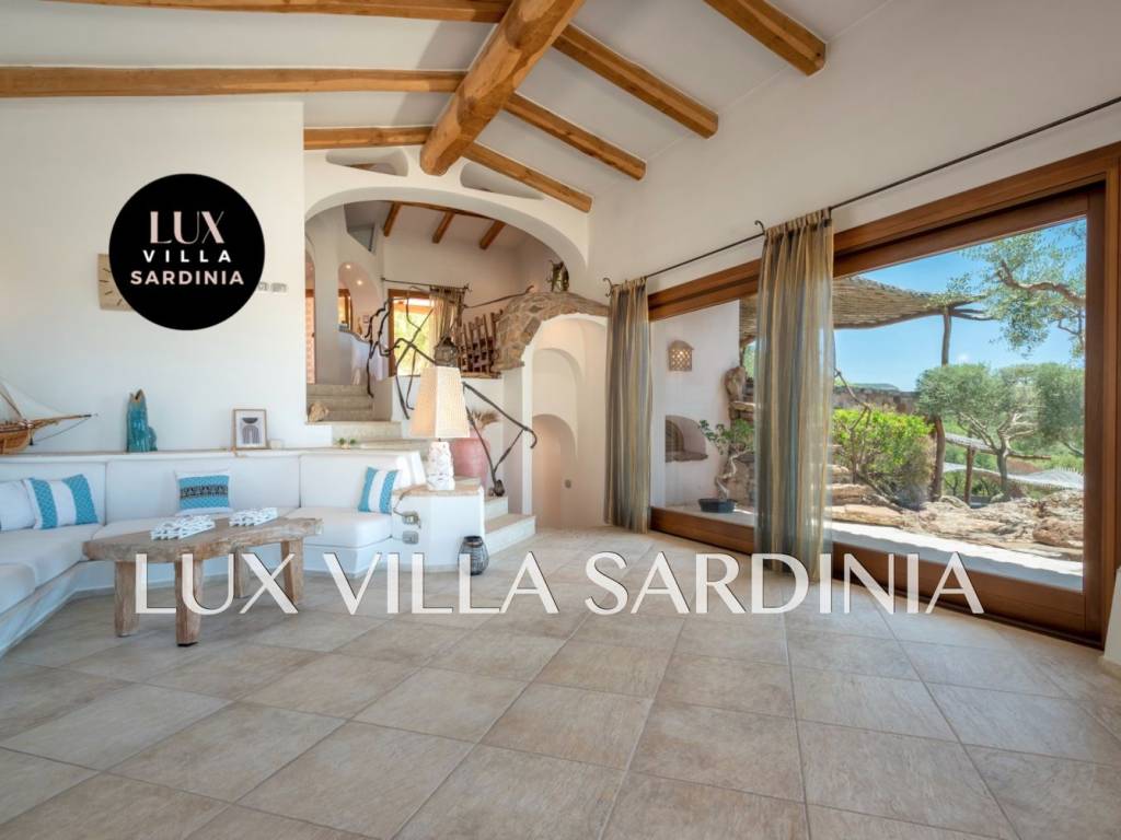 villa in alghero con vista mare soggiorno