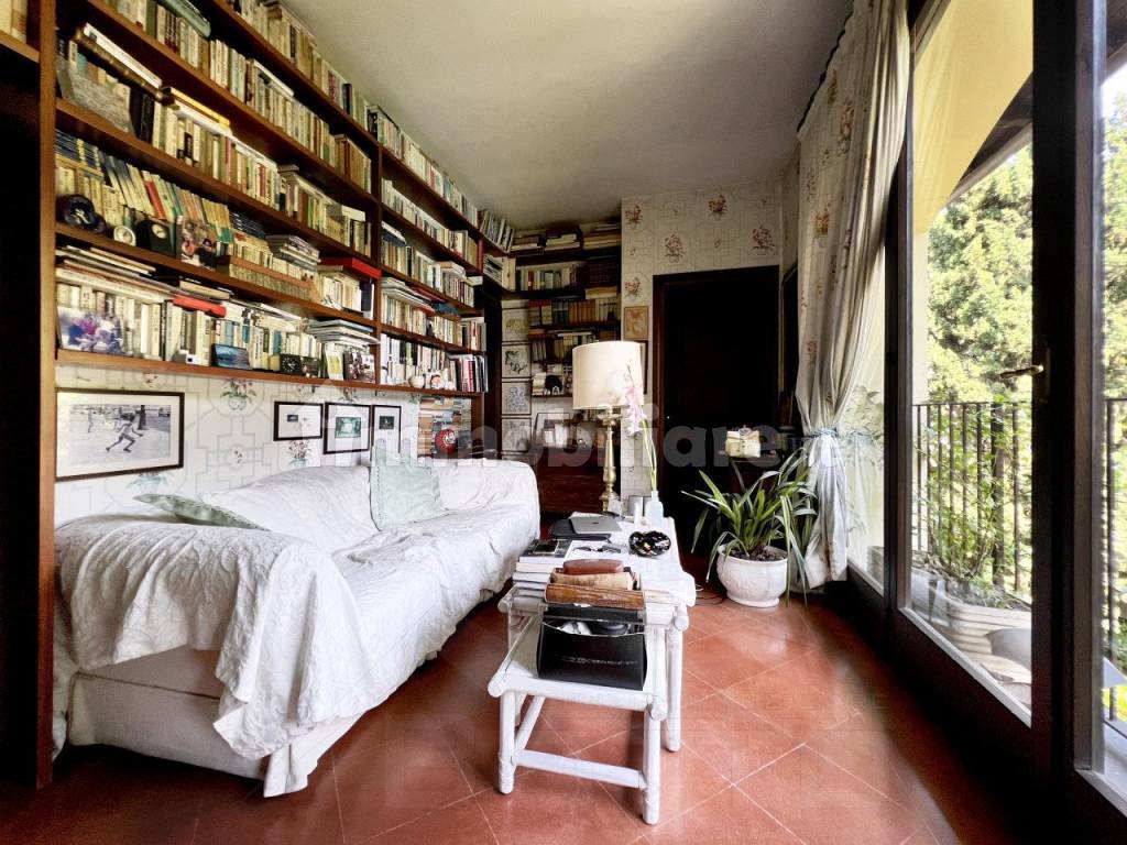 villa vendita castelletto libreria