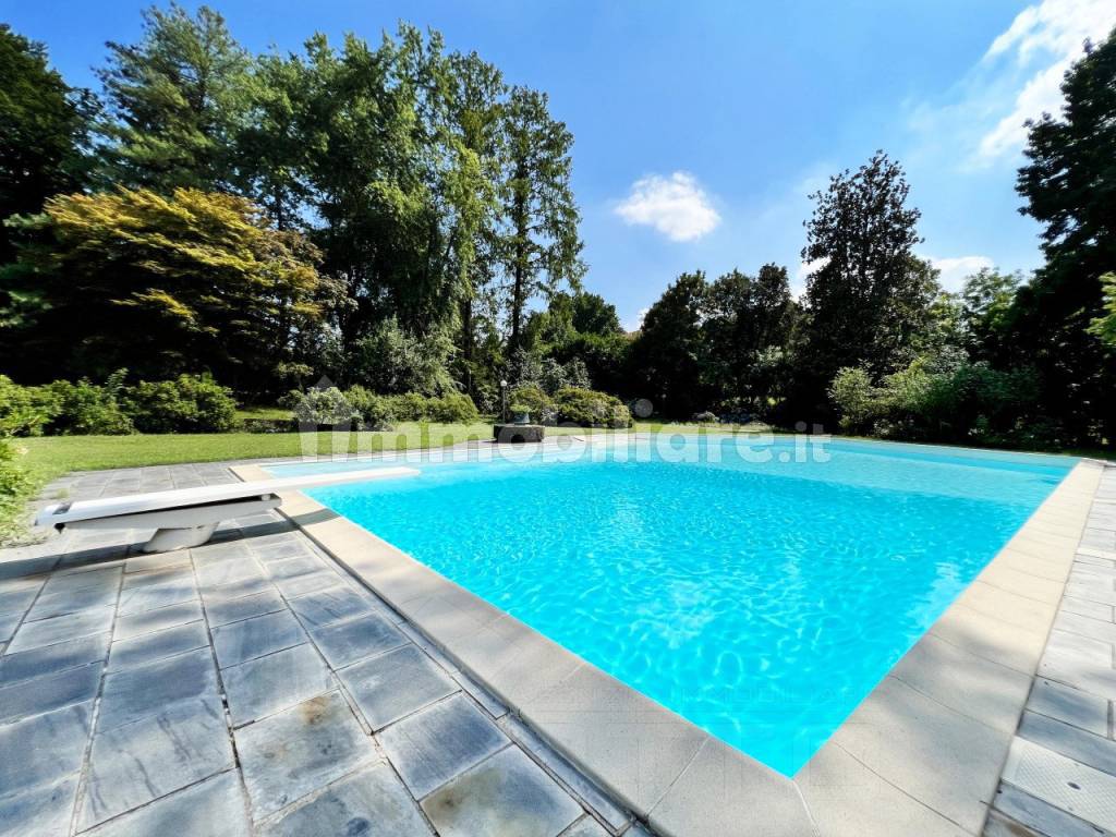 villa vendita castelletto piscina