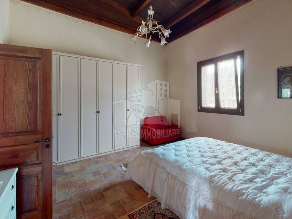 leverano bedroom